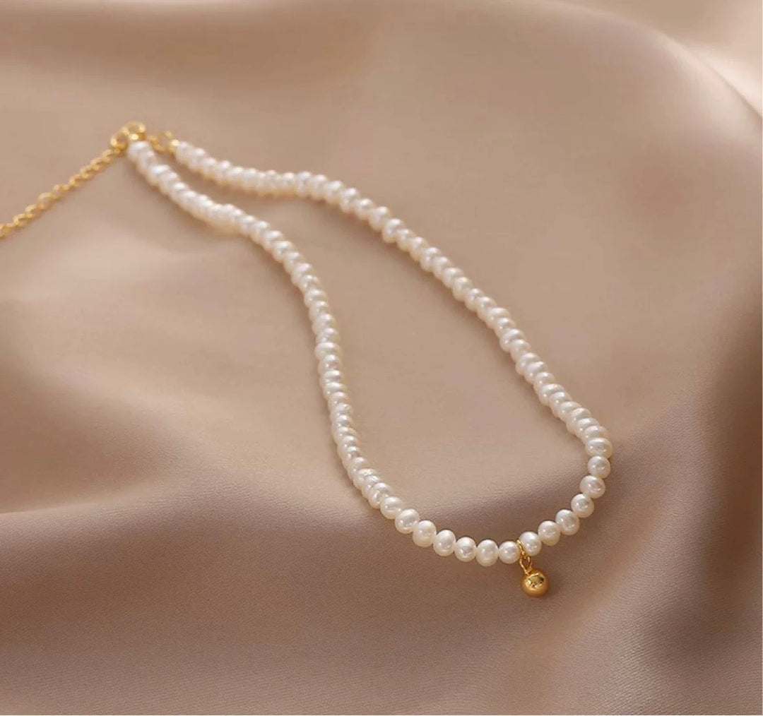 Noble Pearls Necklace