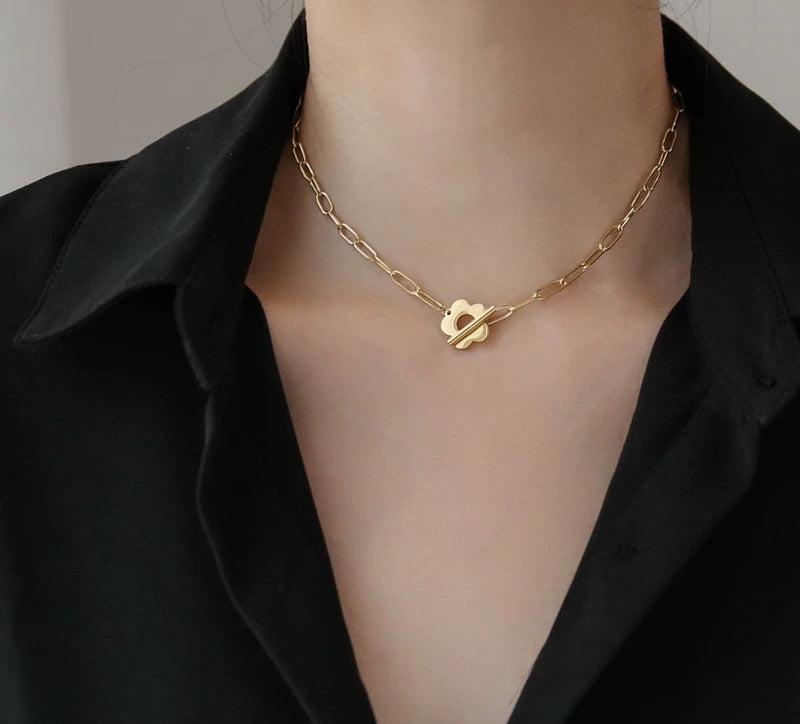 Flower Toggle Necklace - Minimalist Lab