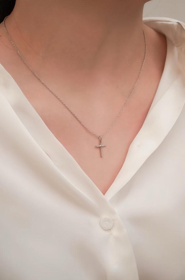 LUISA Cross Sterling Silver Necklace - Minimalist Lab