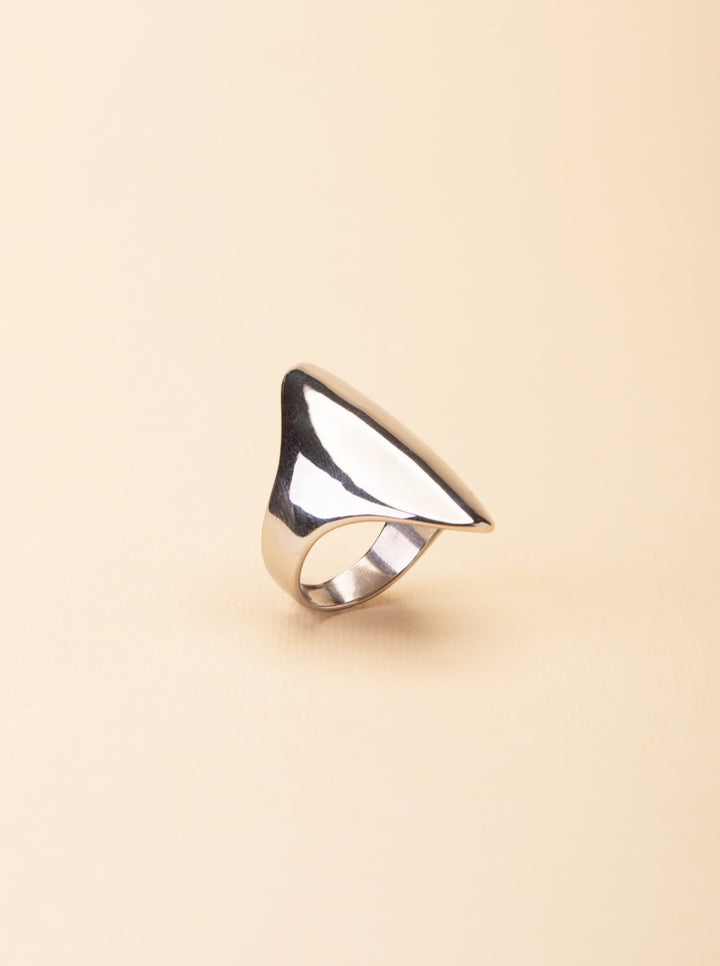 Warrior Oval Ring - Minimalist Lab