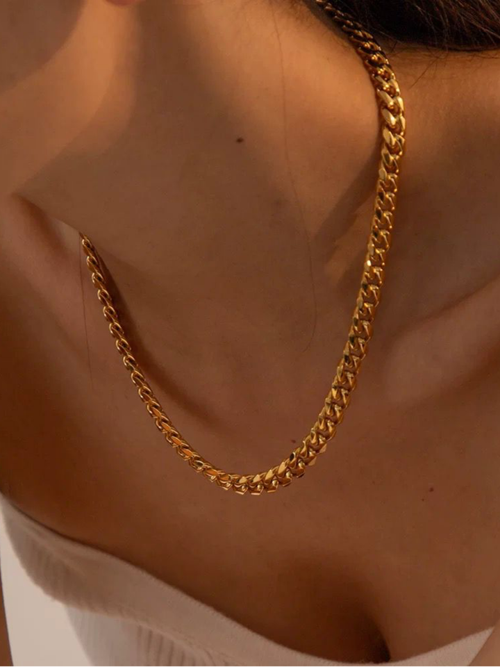 Essential Curb Chain Necklace