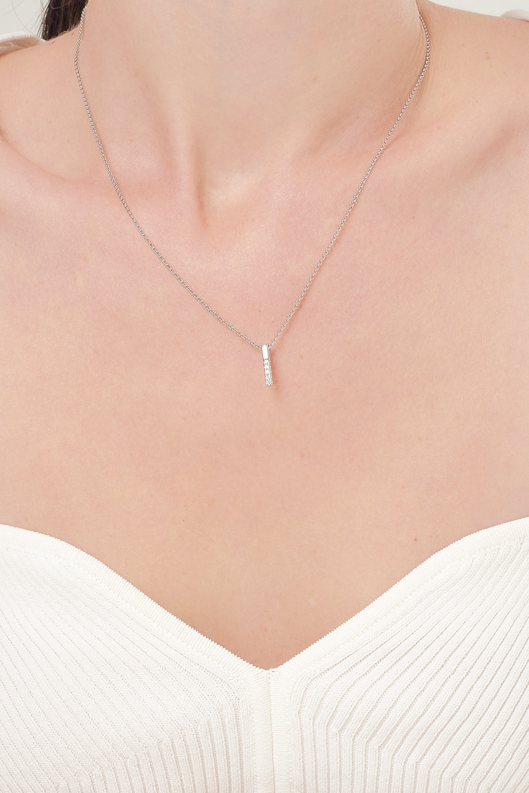 ARDEN Shiny Bar Sterling Silver Necklace - Minimalist Lab