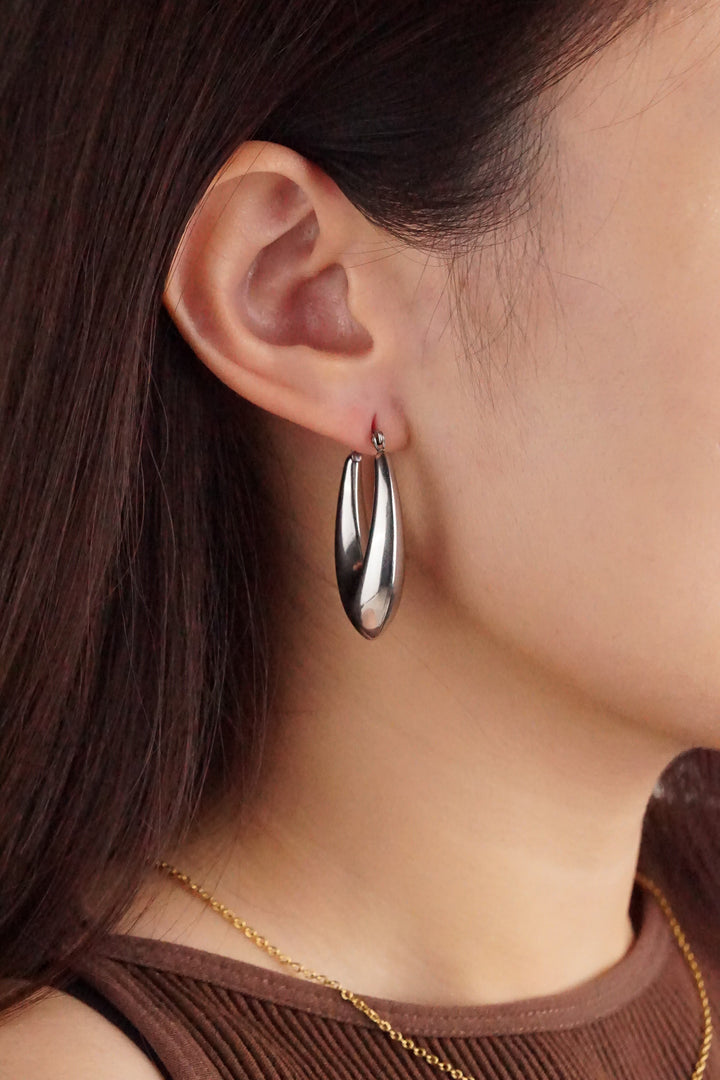 Jayda U-Shaped Hoop Earrings - Minimalist Lab