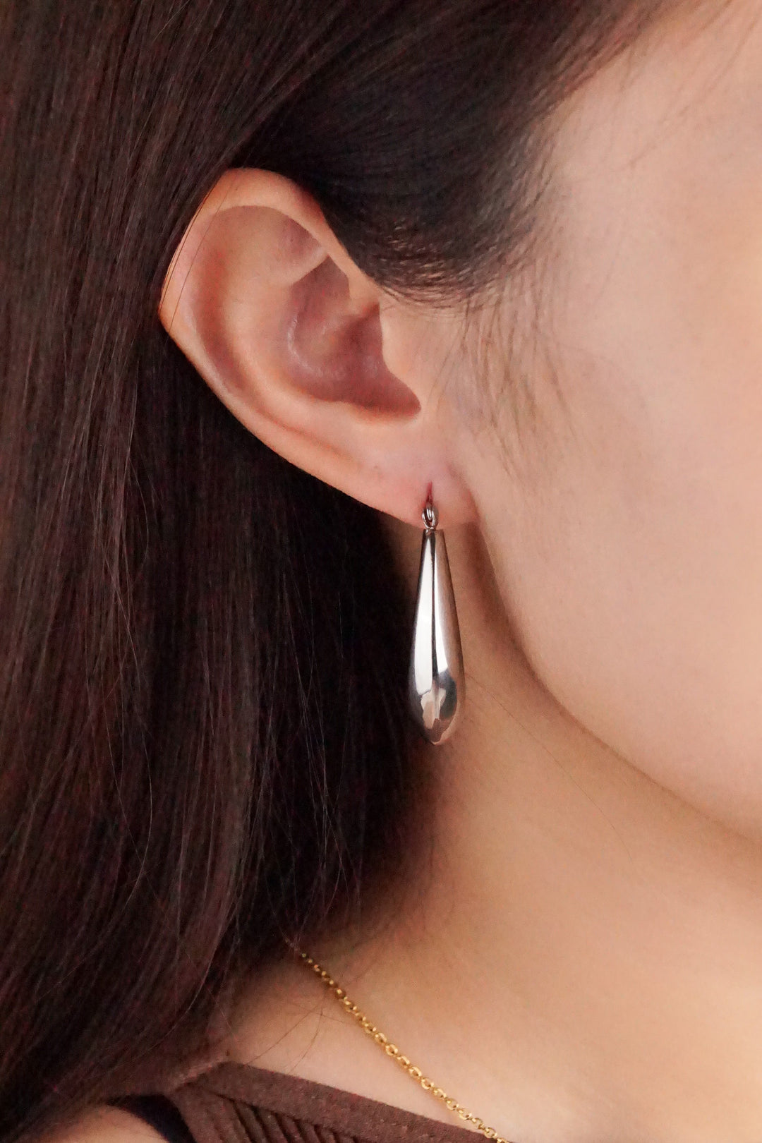 Jayda U-Shaped Hoop Earrings - Minimalist Lab