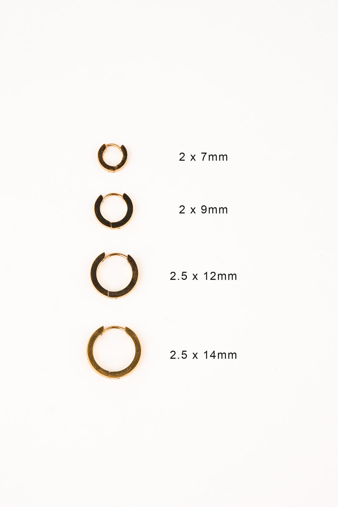 Oliva Essential Huggie Hoop Earrings